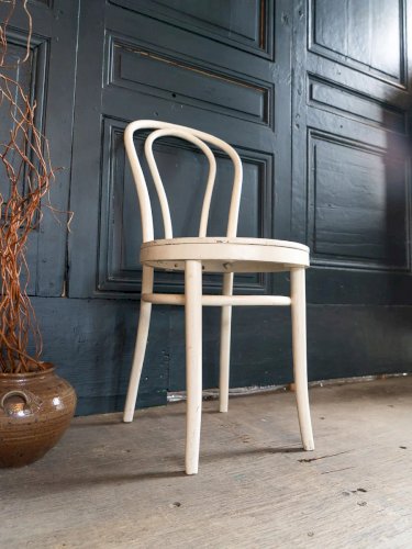 Claude, la chaise en bois N°669