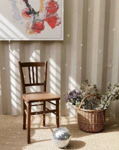 Claude, the wooden chair No. 686