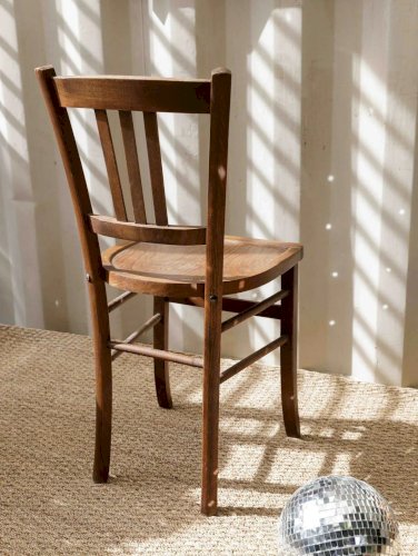 Claude, la chaise en bois N°686