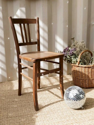 Claude, la chaise en bois N°686