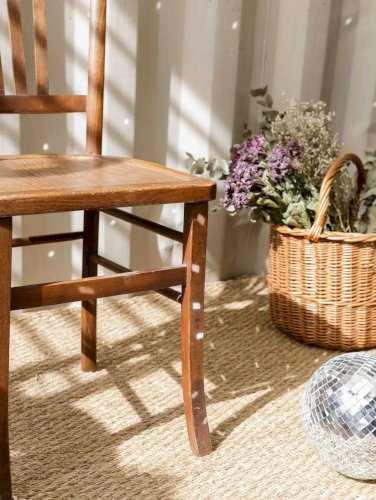 Claude, la chaise en bois N°686