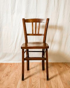 Claude, the wooden chair No. 750