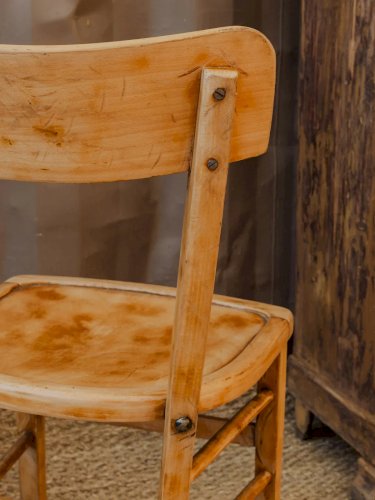 Claude, la chaise en bois N°766