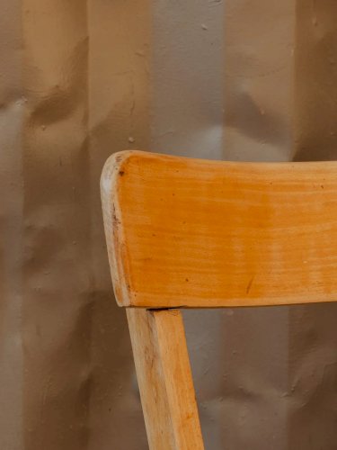 Claude, la chaise en bois N°766