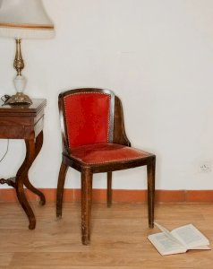 Claude, the wooden chair No. 789