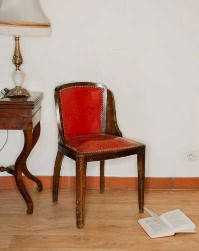 Claude, la chaise en bois N°789