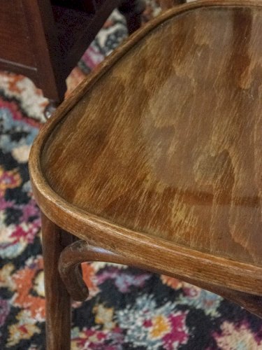 Claude, la chaise en bois N°833