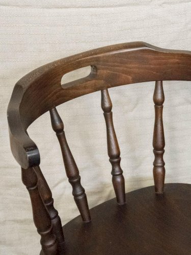 Claude, la chaise en bois N°840