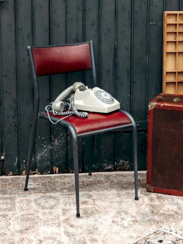 Claude, la chaise en métal N°725