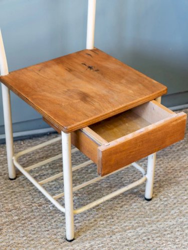 Claude, la chaise en métal N°867