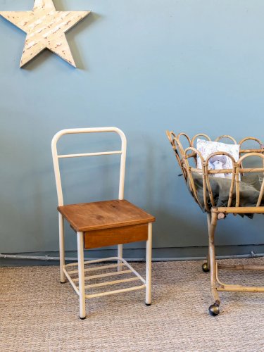 Claude, la chaise en métal N°867