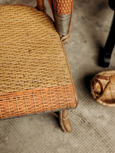 Claude, la chaise en rotin colorée N°864