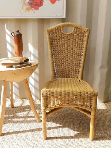 Claude, la chaise en rotin N°687