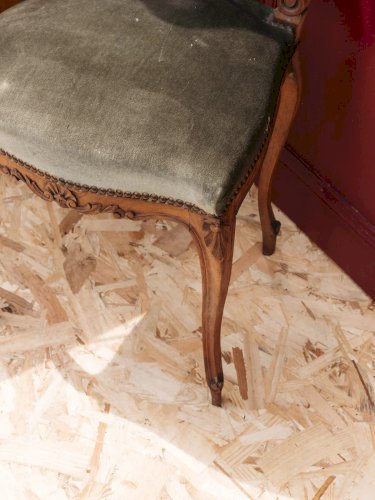 Claude, la chaise en velours N°526