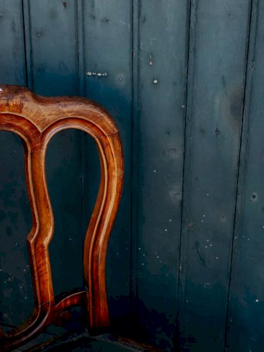 Claude, la chaise en velours vert N°404