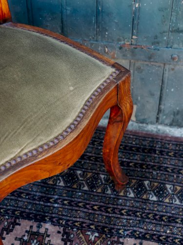 Claude, la chaise en velours vert N°404