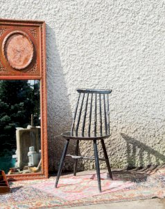 Claude, the black chair No. 463