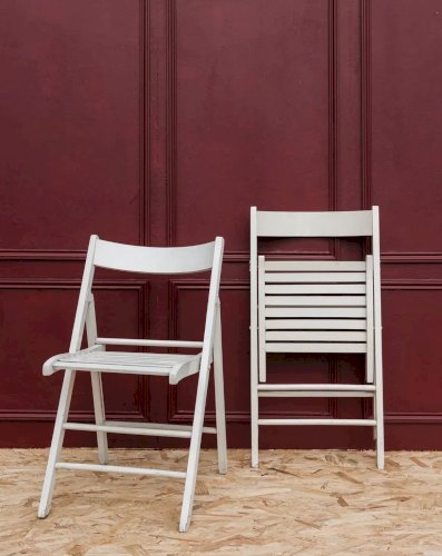 Claude, la chaise pliante en bois N°524