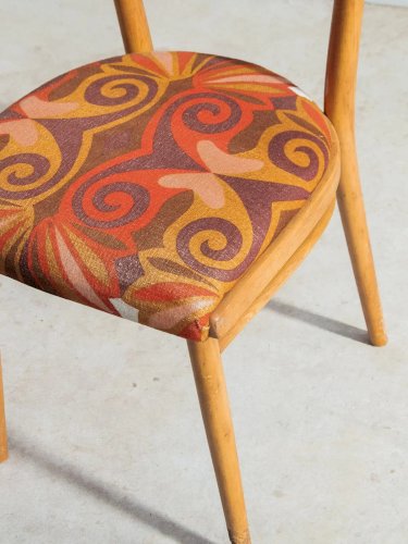 Claude, la chaise rétro en bois N°368