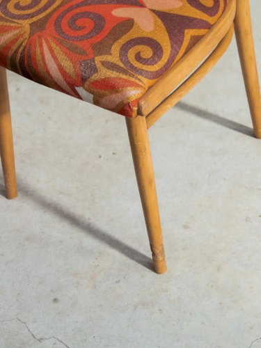 Claude, la chaise rétro en bois N°368