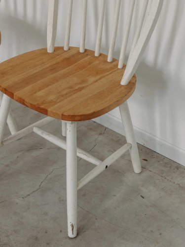 Claude, la chaise scandinave en bois N°874