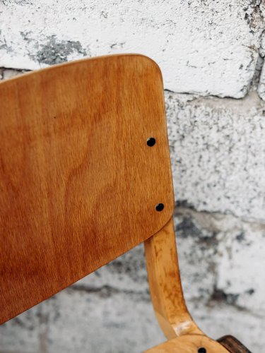 Claude, la chaise Thonet bicolore N°505