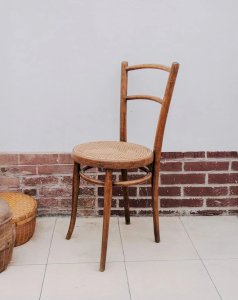 Claude, the Thonet chair No. 545