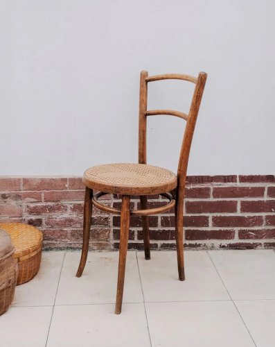 Claude, la chaise Thonet N°545