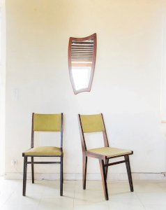 Claude, la chaise verte en bois N°443