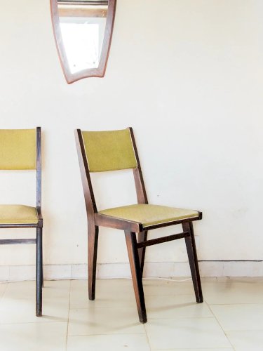 Claude, la chaise verte en bois N°443