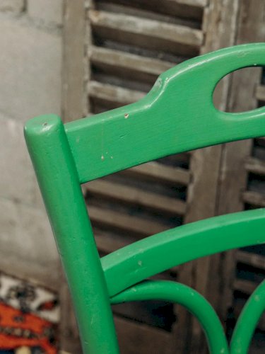 Claude, la chaise verte en bois N°712