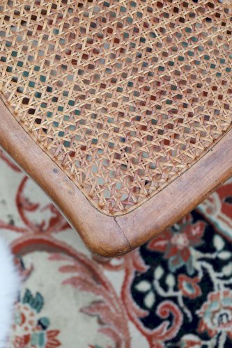 Claude, la paire de chaises cannées en bois N°918