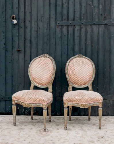 Claude, la paire de chaises en bois et tissu N°992