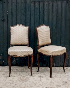 Claude, the pair of wooden and fabric chairs N°993