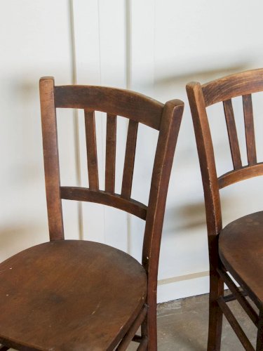 Claude, la paire de chaises en bois N°482