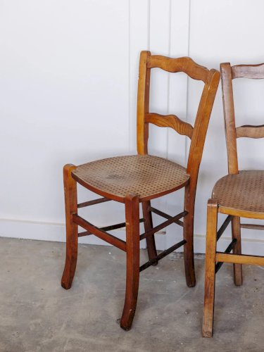 Claude, la paire de chaises en bois N°510