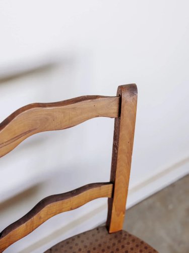 Claude, la paire de chaises en bois N°510
