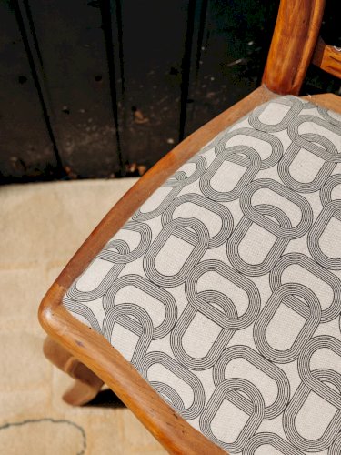 Claude, la paire de chaises en bois N°729