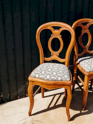 Claude, la paire de chaises en bois N°729