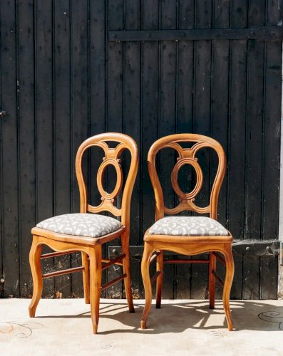 Claude, la paire de chaises en bois N°729