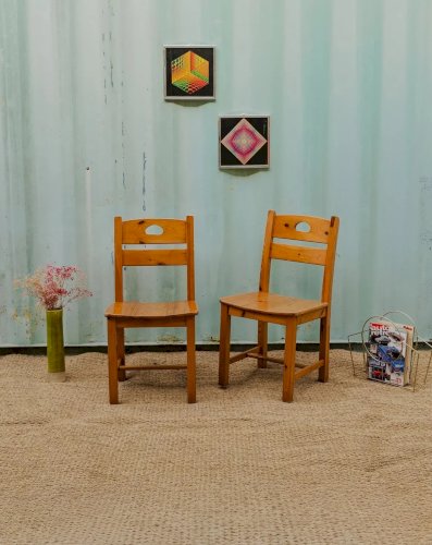 Claude, la paire de chaises en bois N°852
