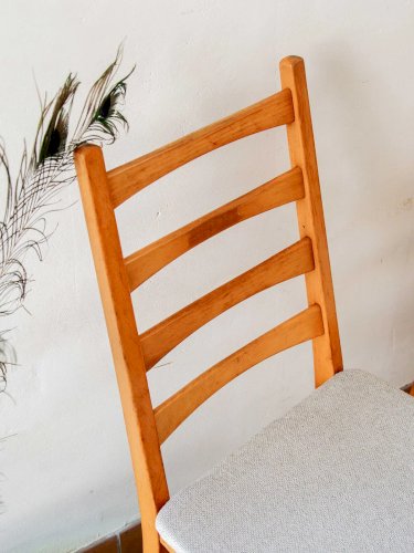 Claude, la paire de chaises en bois N°866