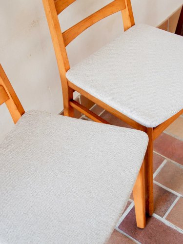 Claude, la paire de chaises en bois N°866