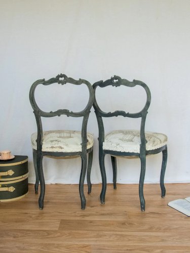 Claude, la paire de chaises en bois N°883