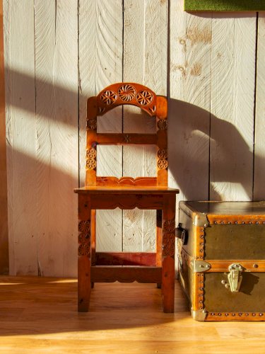 Claude, la paire de chaises en bois N°919