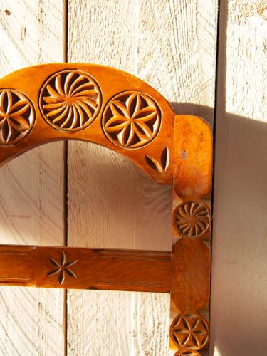 Claude, la paire de chaises en bois N°919