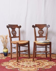 Claude, la paire de chaises en bois N°997