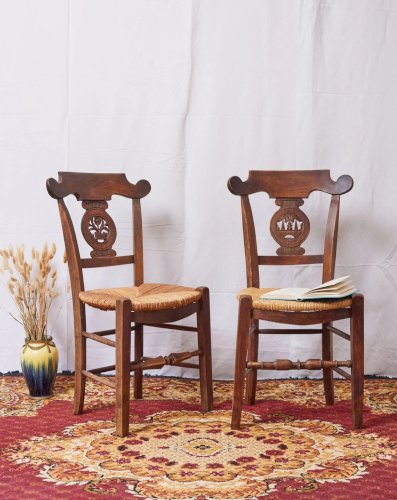 Claude, la paire de chaises en bois N°997