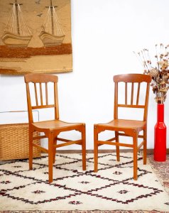 Claude, la paire de chaises en hêtre N°968