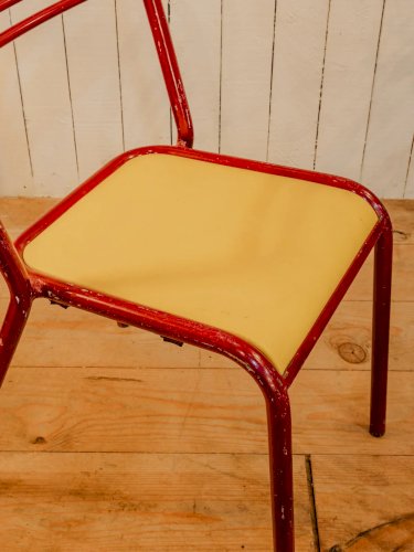 Claude, la paire de chaises en métal N°802